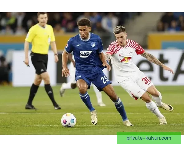 英超切尔西在欧冠小组赛中表现稳健，状态回暖是争夺晋级的关键因素。